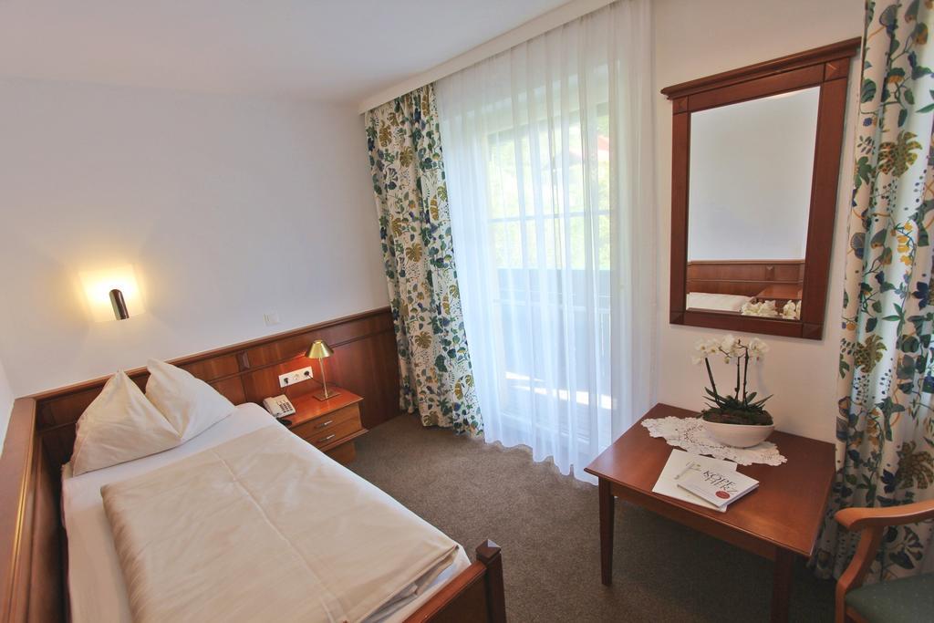 Landhotel Post Ebensee Am Traunsee ***S Exterior photo
